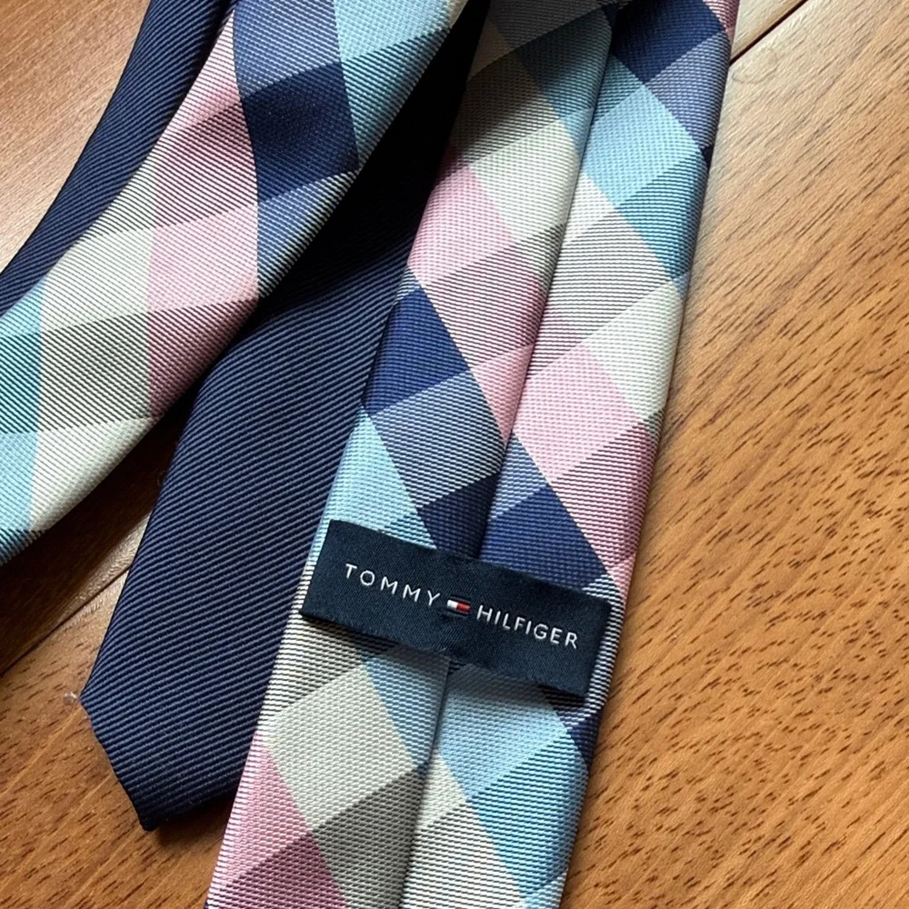 Tommy Hilfiger boys Plaid Tie